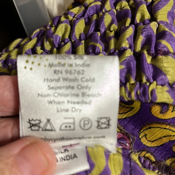 Girls CYN by Cynthia Mehra, Size one, waist is 11”across so 22 around, 100% Silk - Picture 4 of 4